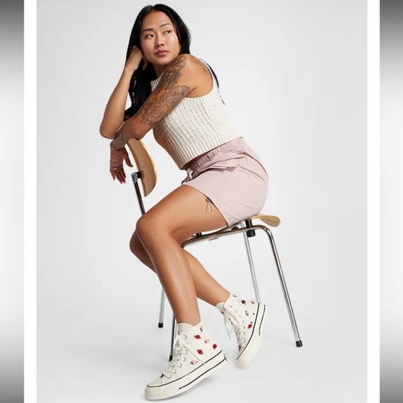 Converse Chuck 70 Valentines Day Roses  Hi Top Sneakers Size 8.5 - Picture 8 of 8